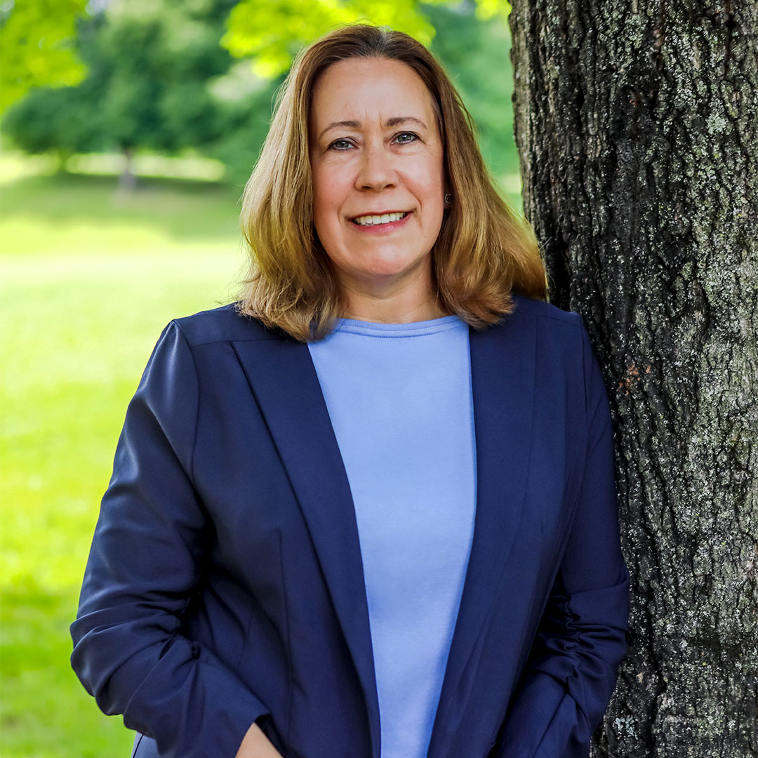 Amy Papanu headshot